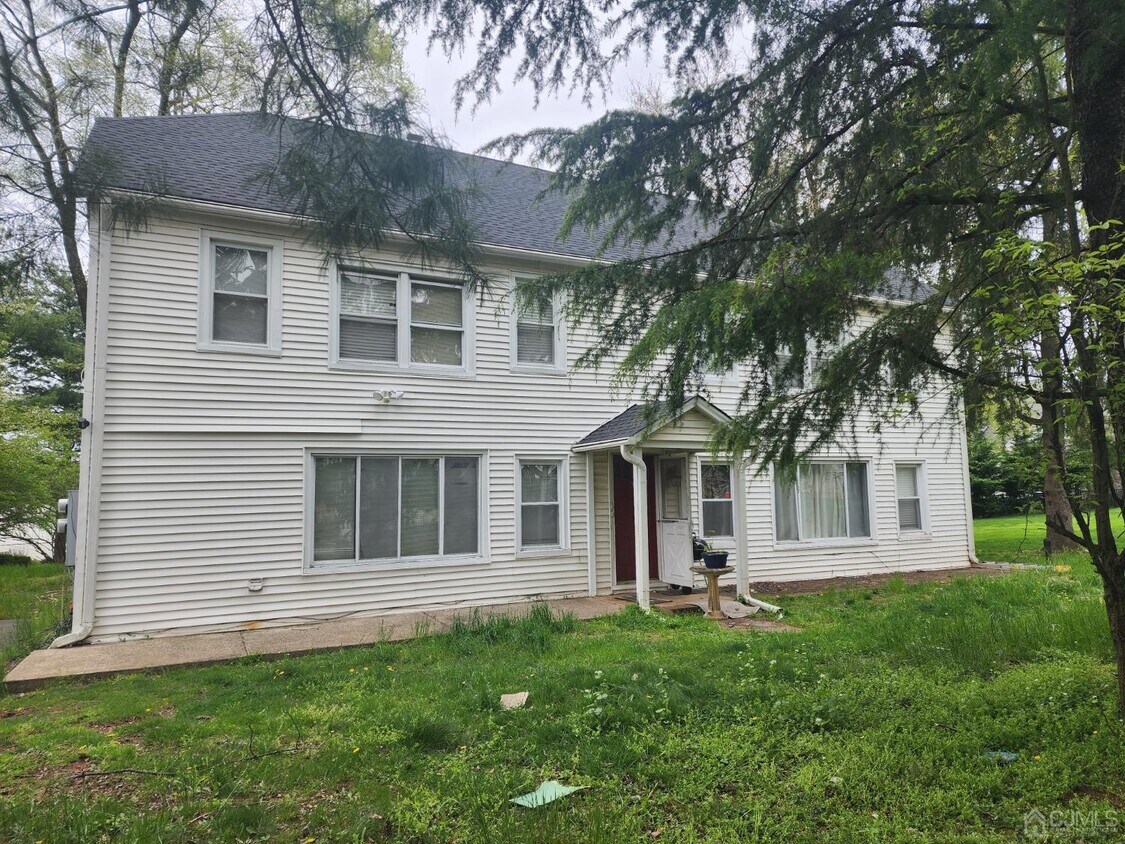 3 Genova Ct Unit 2, Edison, NJ 08817 Room for Rent in Edison, NJ