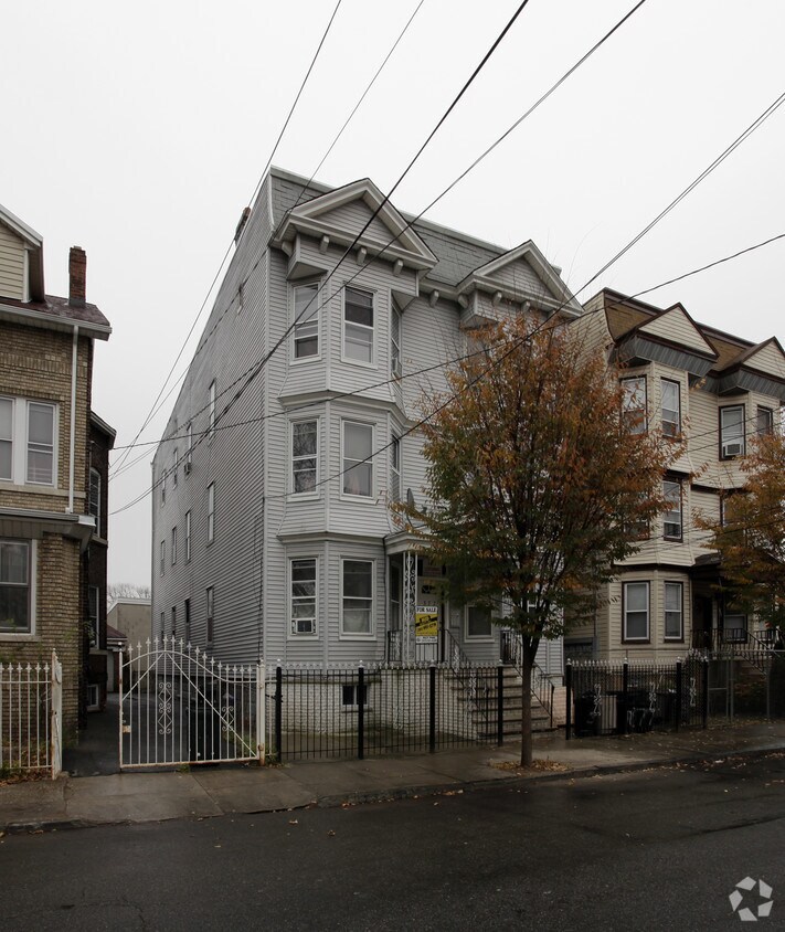 Foto del edificio - 377 N 6th St