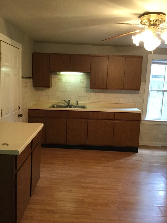 Foto del edificio - 117 E Morgan St