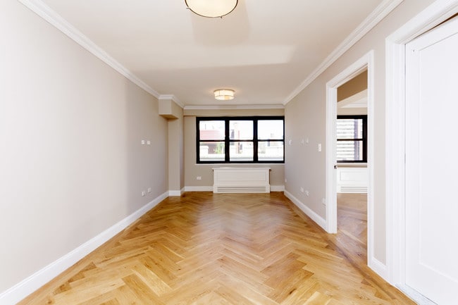 Interior Photo - Lexington Towers