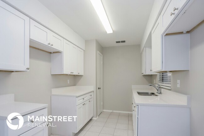 Foto del edificio - 834 Cinnamon Dr