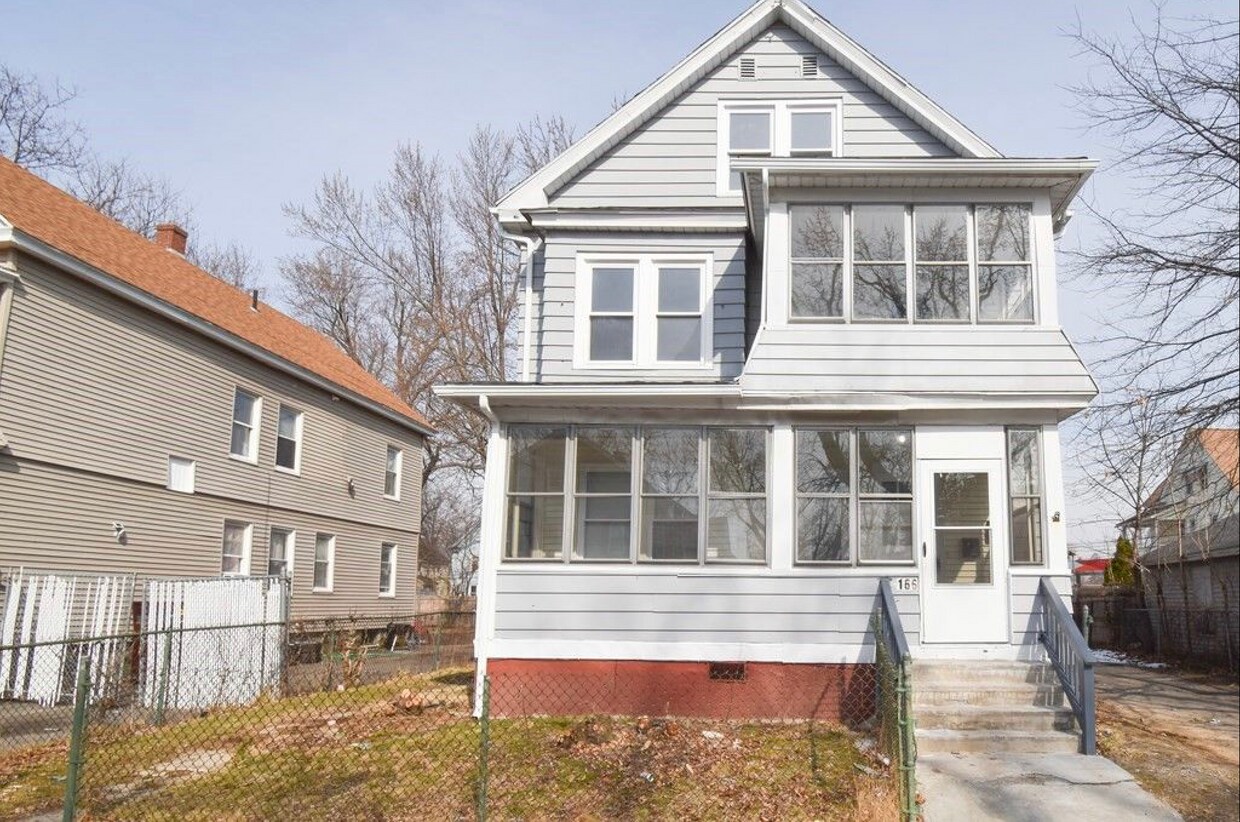 Main House - 166 Kensington Ave
