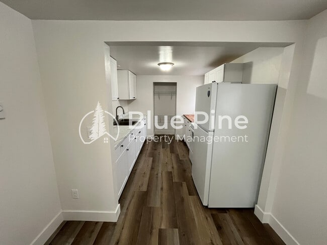 Foto del edificio - 1288 Lake Ave