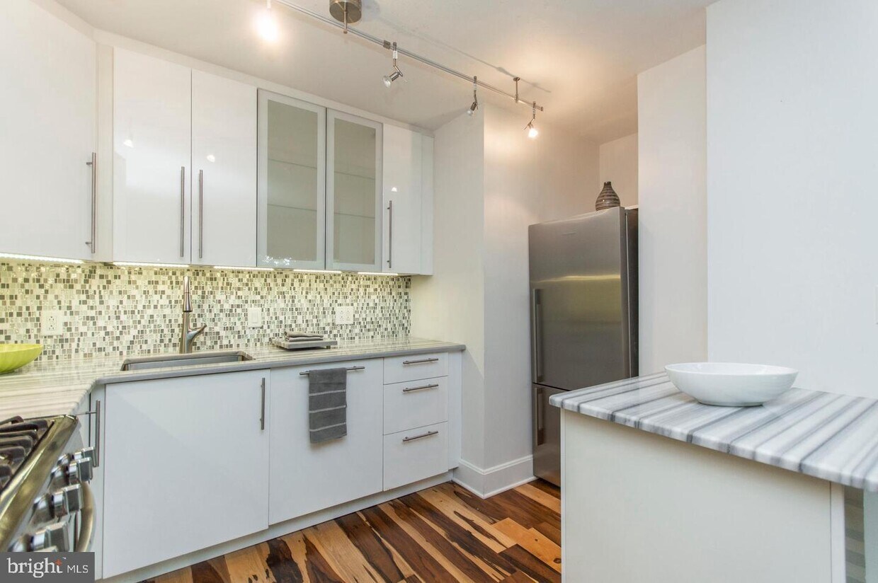 2401 Pennsylvania Ave Unit 2C55, Philadelphia, PA 19130 Room for Rent