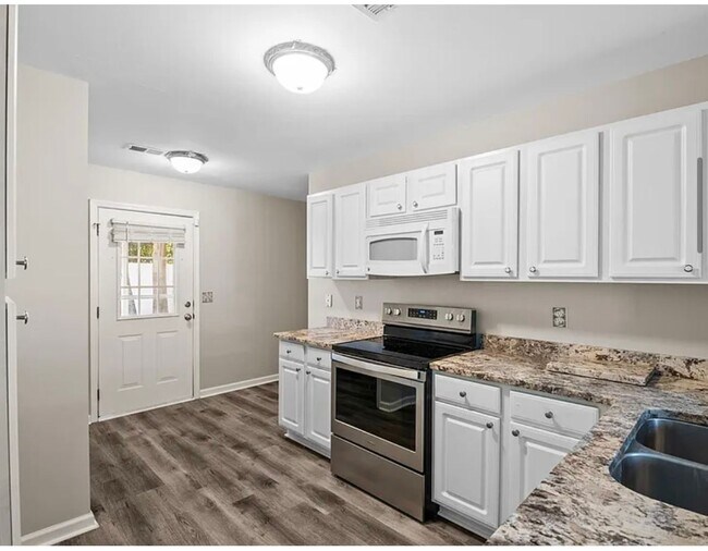 Foto del edificio - 108 Harvest Glen Ln