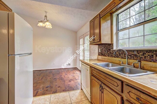 Building Photo - 1277 Iron Gate Blvd