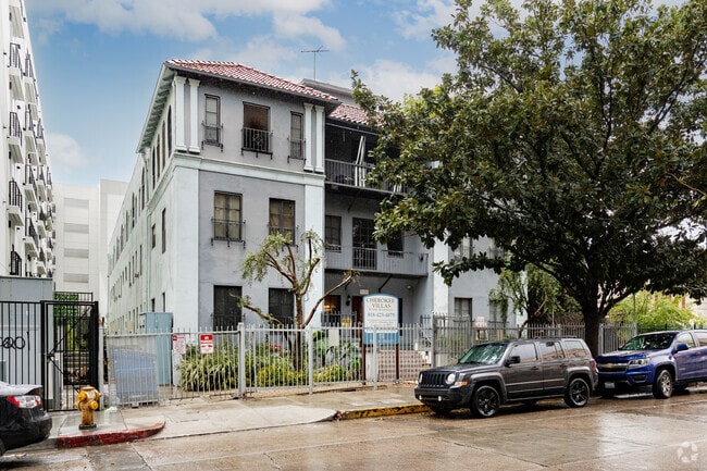 Building Photo - Cherokee Villas