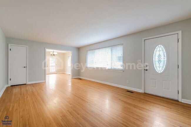 Foto del edificio - Amazing Move-In Ready 3 BR 3 BA Home - Looking for You!