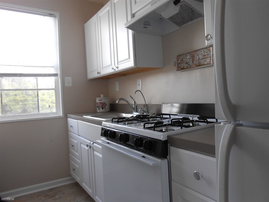 Primary Photo - 401 E St SE