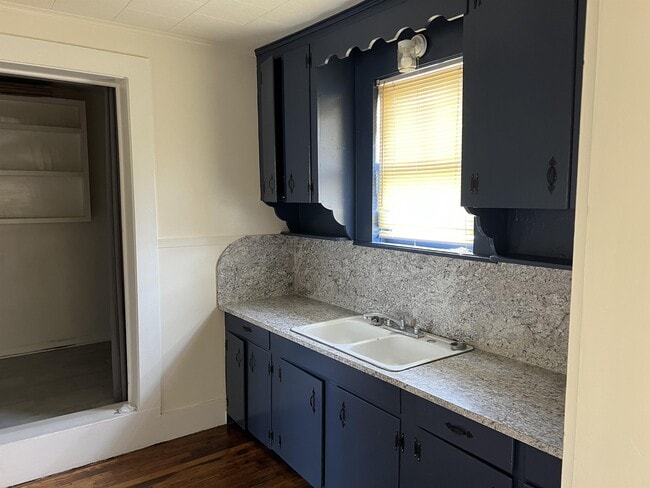 Foto del edificio - 817 6th St