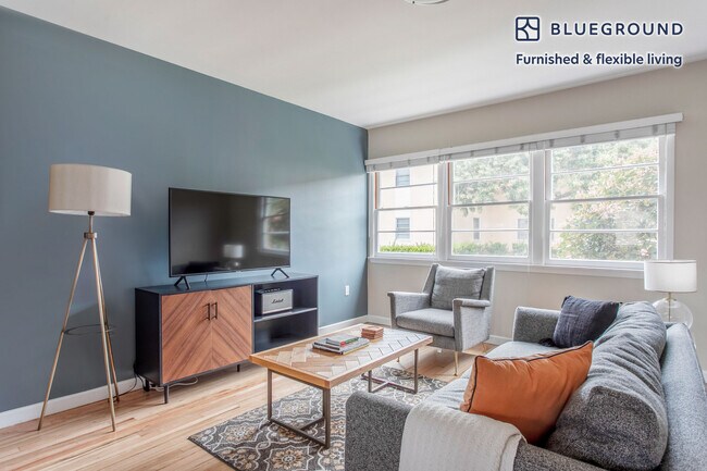 Foto del edificio - 1052 Elkgrove Ave