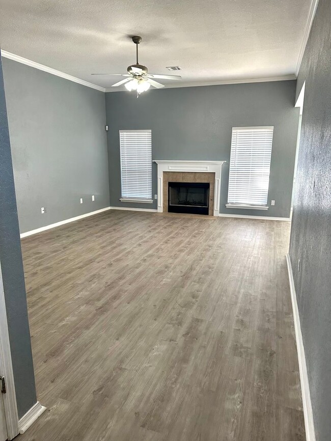 Building Photo - Completely Remodeled Stunning 3 Bedroom, 2...