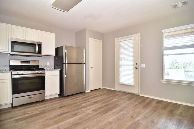 Building Photo - 11525 Hungry Horse Dr