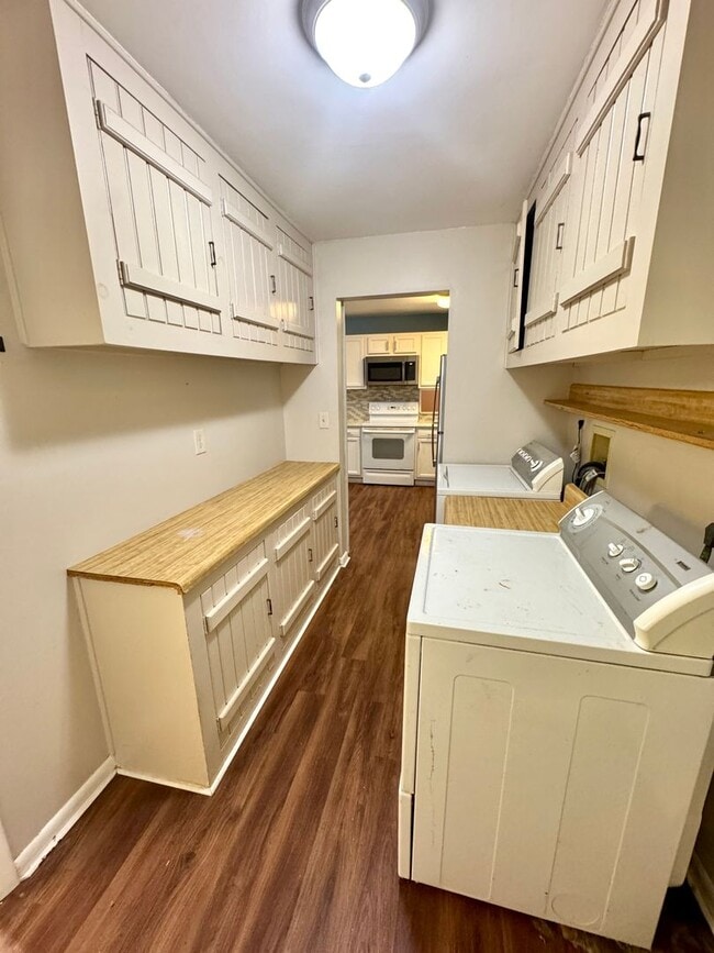 Foto del edificio - Modern Comfort & Convenience – 4BR/2.5BA i...