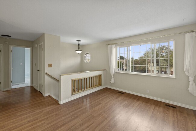 Foto del edificio - 4319 Millburn S