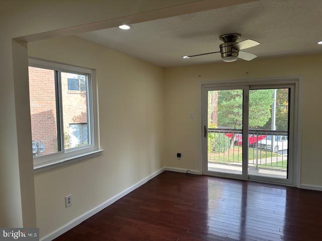 Foto del edificio - 1001 Edison Glen Terrace