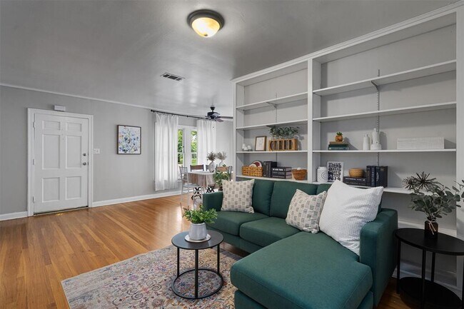 Foto del edificio - 3215 Oakmont Blvd
