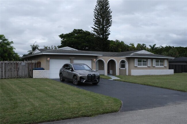 Foto del edificio - 12061 SW 120th Terrace