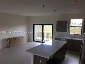 Foto del edificio - 10461 NW 82nd St