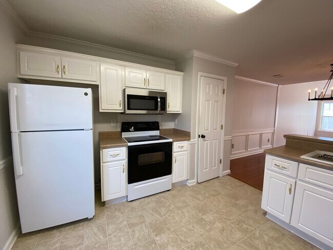Foto del edificio - 2 Bedroom Townhome on a corner lot in Harvestwood!