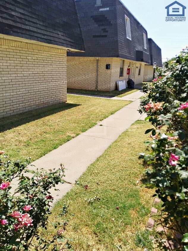 2110 NW Lindy Ave Apartment for Rent in Lawton, OK