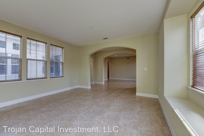 Building Photo - 6 br, 4 bath House - 110 TERRAZZO LANE