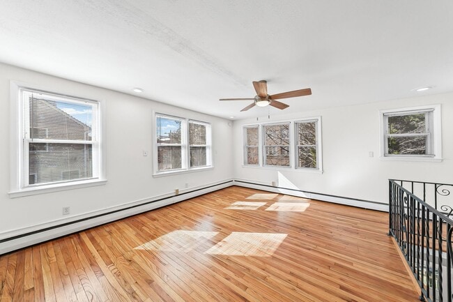 Building Photo - 709 Morgan Ave