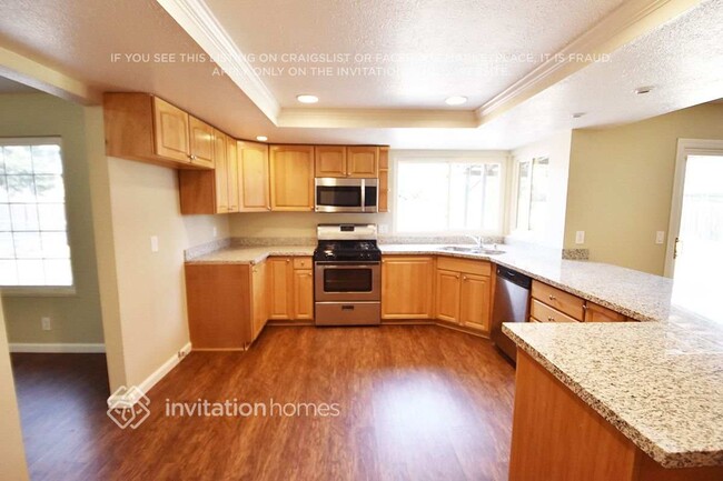 Building Photo - 143 Lexington Ct