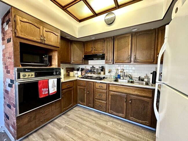 Foto del edificio - 929-931 E 6th St