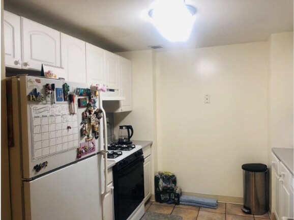 Primary Photo - 23 N Beacon St