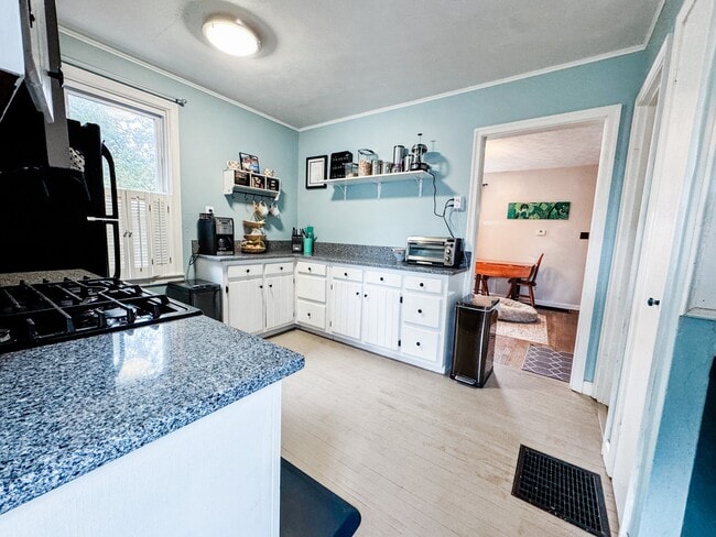 Foto del edificio - 308 Kenmore St