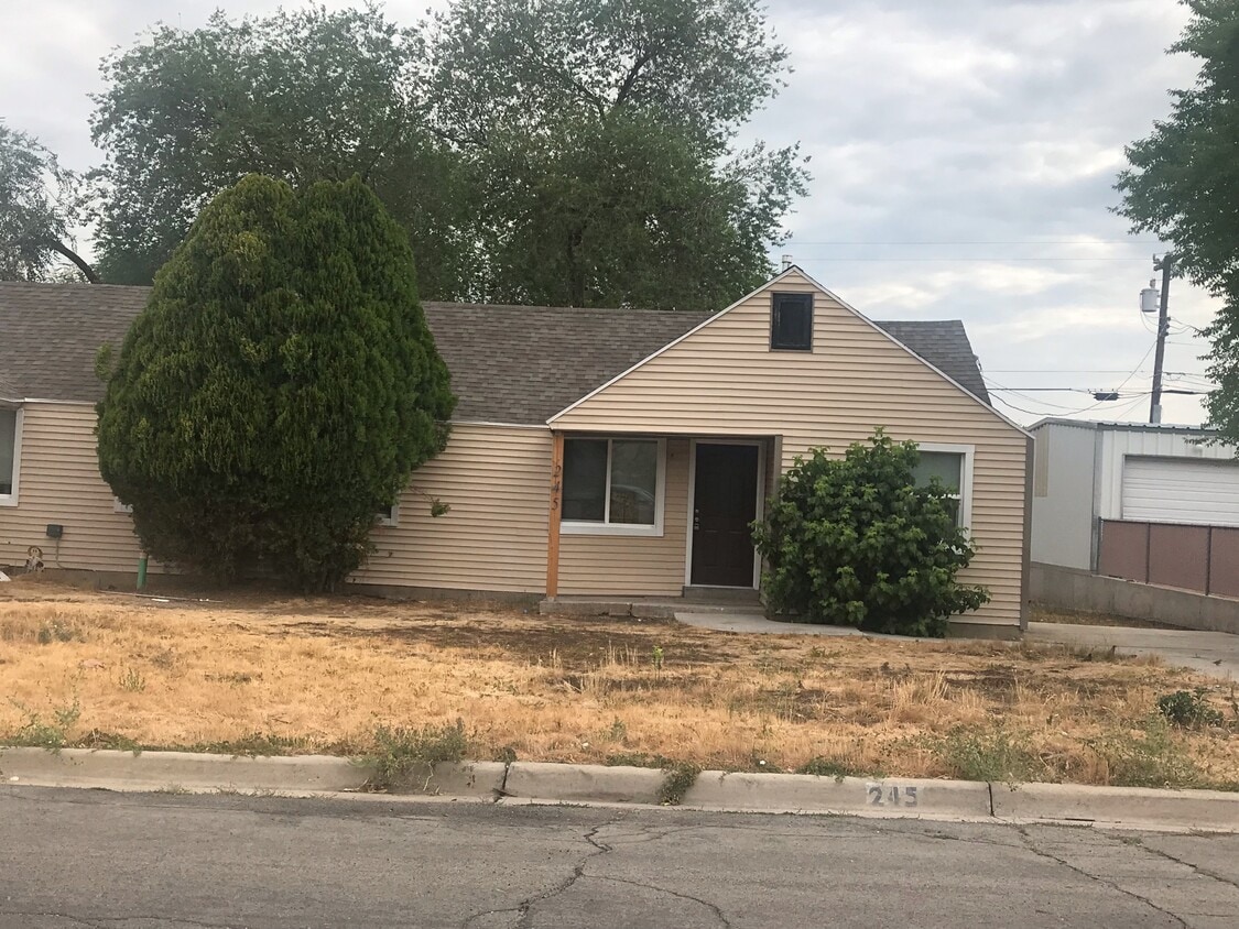 Primary Photo - 243 Marvista Ln