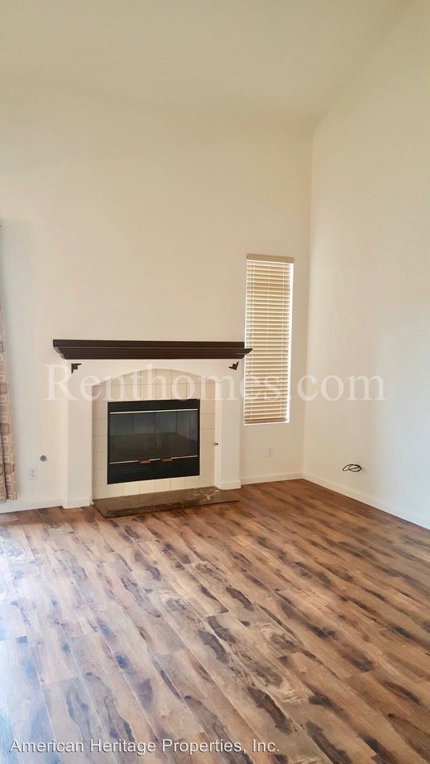 Foto del edificio - 2 br, 2.5 bath House - 12490 Creekview Drive