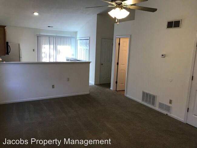 Building Photo - 4918-4920 W Millbrook Dr