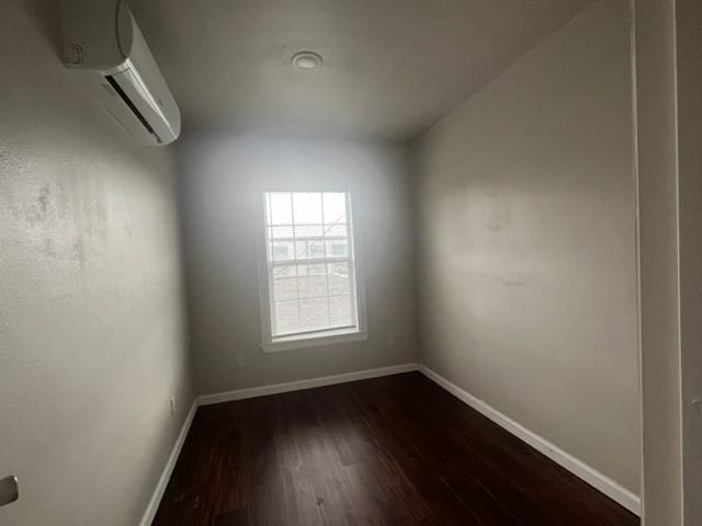 Building Photo - 1609 1st St