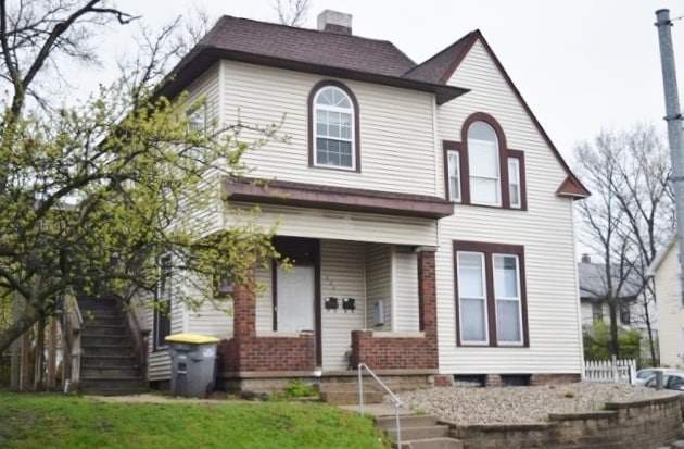 Building Photo - 323 N Salisbury St