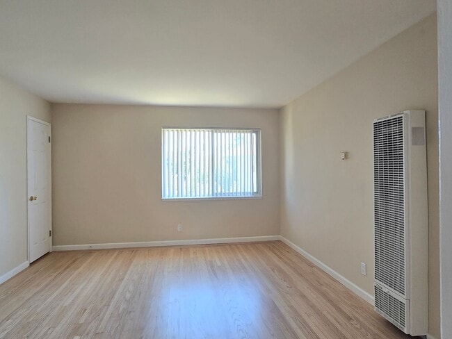 Building Photo - 1281 Parkington Ave