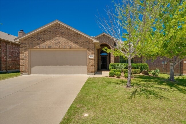 Photo - 1437 Castlegar Ln House