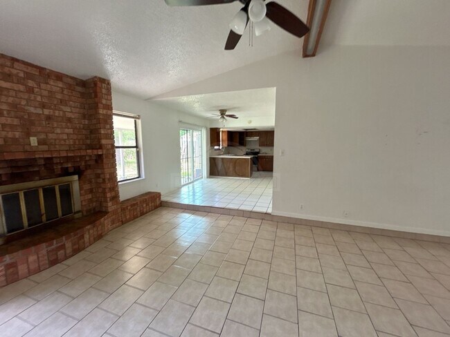 Foto del edificio - 2803 Greystone Dr