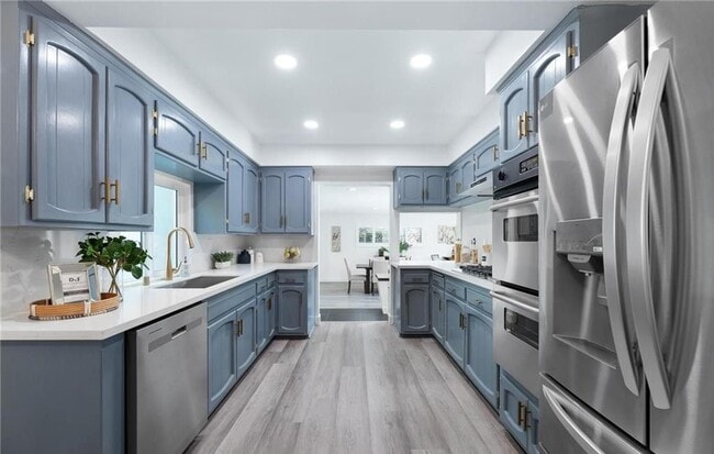 Foto del edificio - 8356 Vanalden