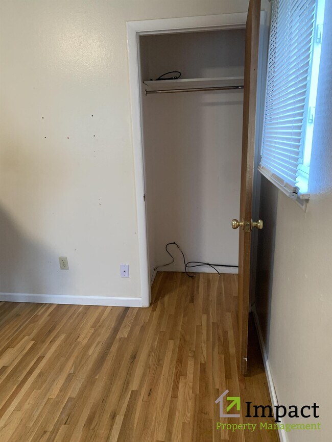 Foto del edificio - 2619 Weir Ave