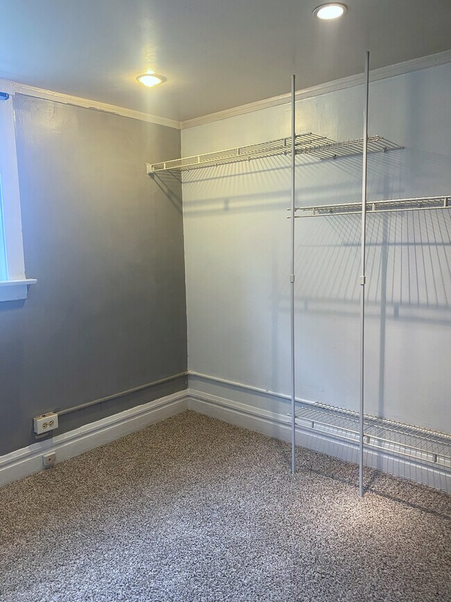 walk in closet or office space - 1347 Cuyler Ave