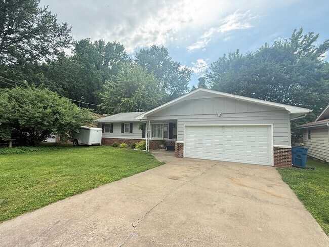 Foto del edificio - 3 Bed 2 Bath Springfield, MO