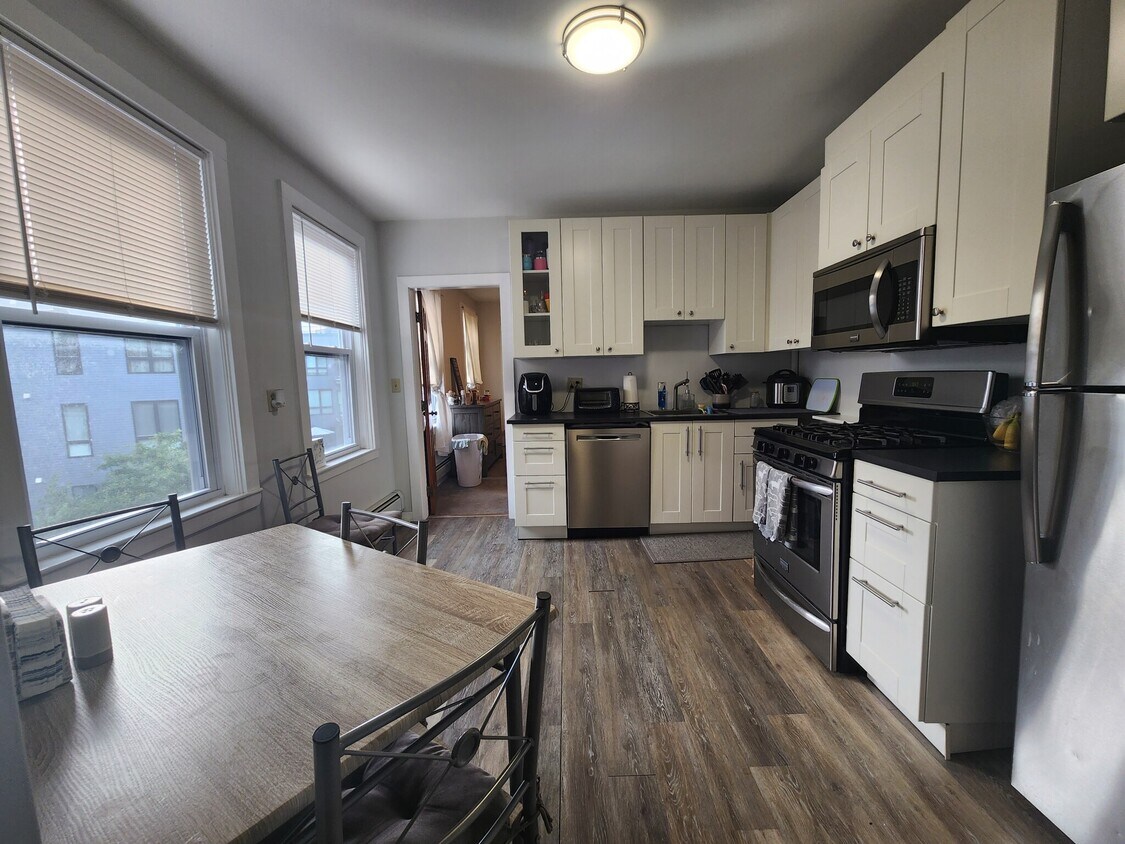 5 Sayward Pl Unit 3, Boston, MA 02127 Condo for Rent in Boston, MA