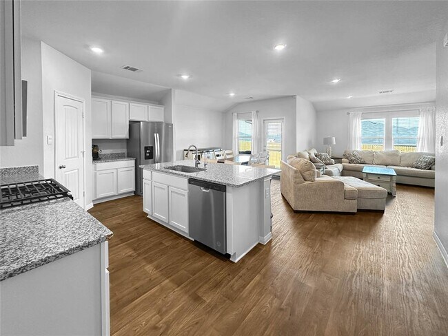 Foto del edificio - 730 Gladiola Lp