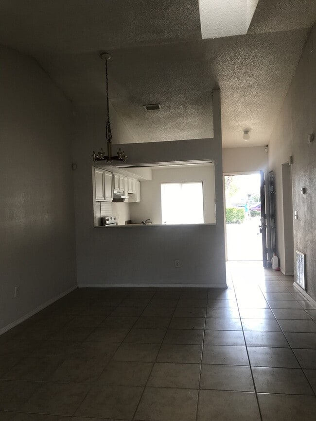 Photo - IMMEDIATE  MOVE IN!!!!!Cute 2 Bed / 2 Bath Unit in Pine Hills For Rent House