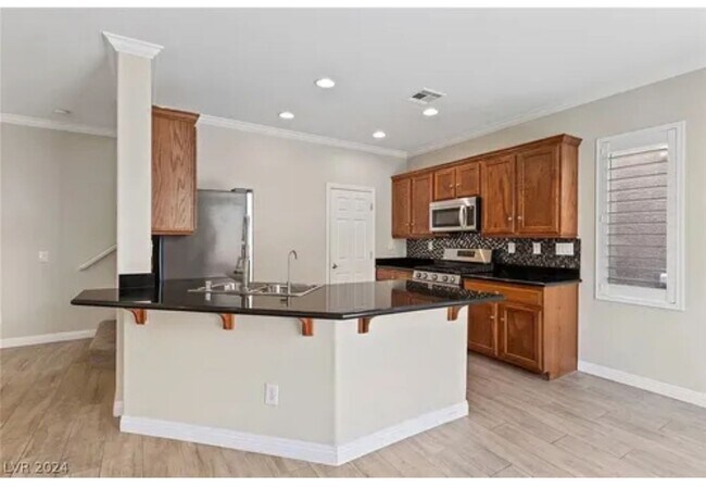 Building Photo - 9474 Van Halen Ln