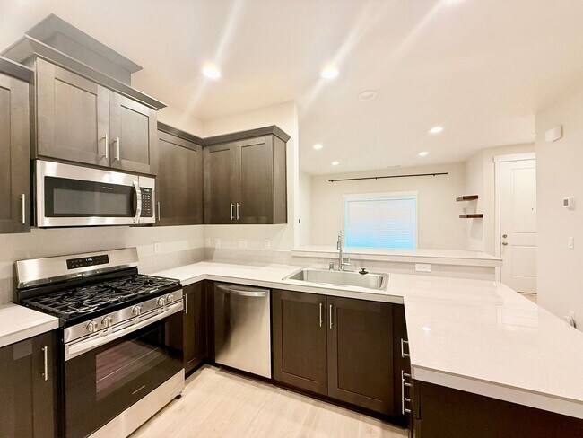 Foto del edificio - Gorgeous Newer 3 Bedroom 2.5 Bathroom Home **$500 Move in special-Prairie High School