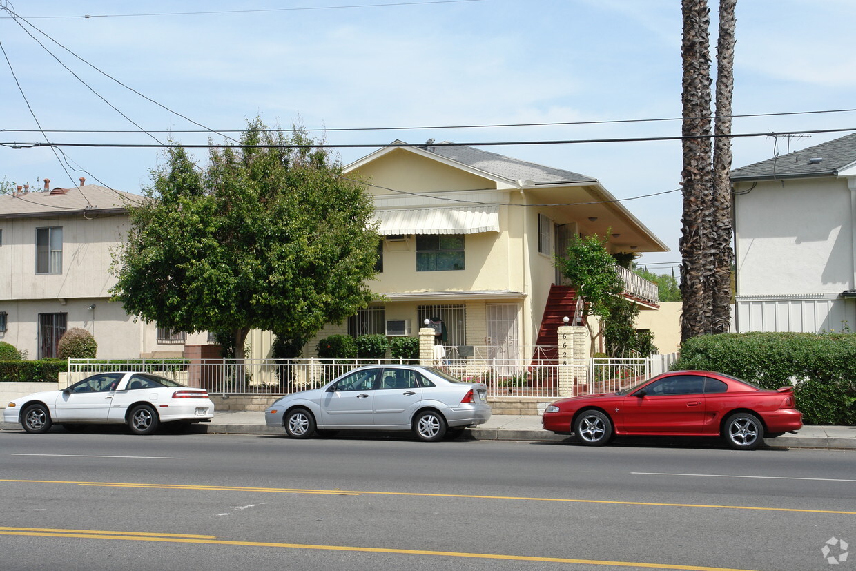 Primary Photo - 6628 Woodman Ave