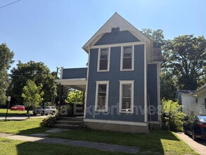 Building Photo - 3201 Dinnen Ave